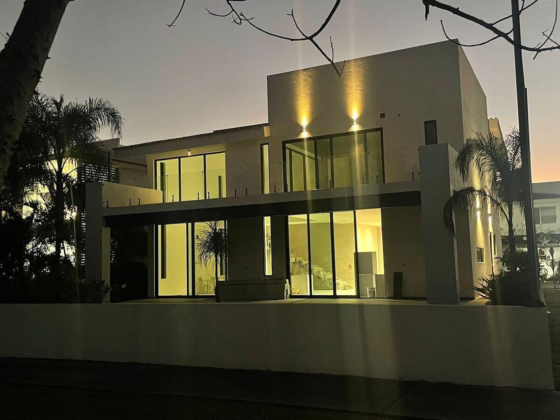Casa en Fraccionamiento Club de Golf Paraíso, Morelos, México 1 - 18742435