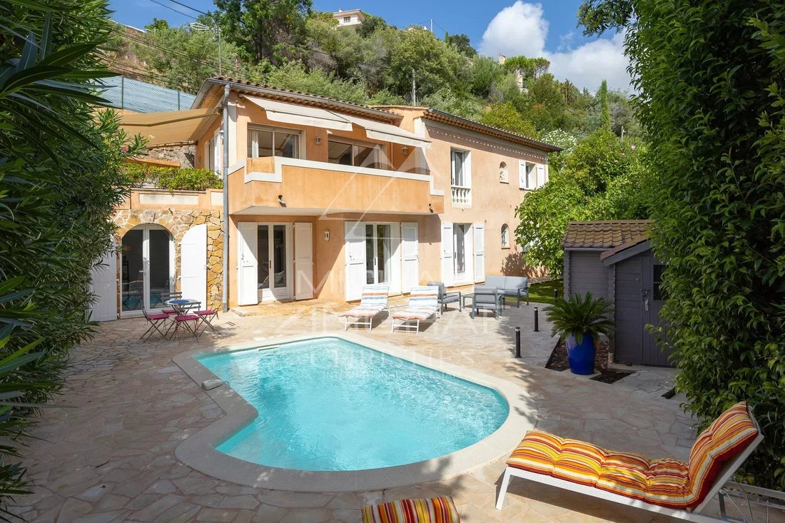 Villa en Les Termes, Mandelieu-la-Napoule, Francia 1 - 18741628
