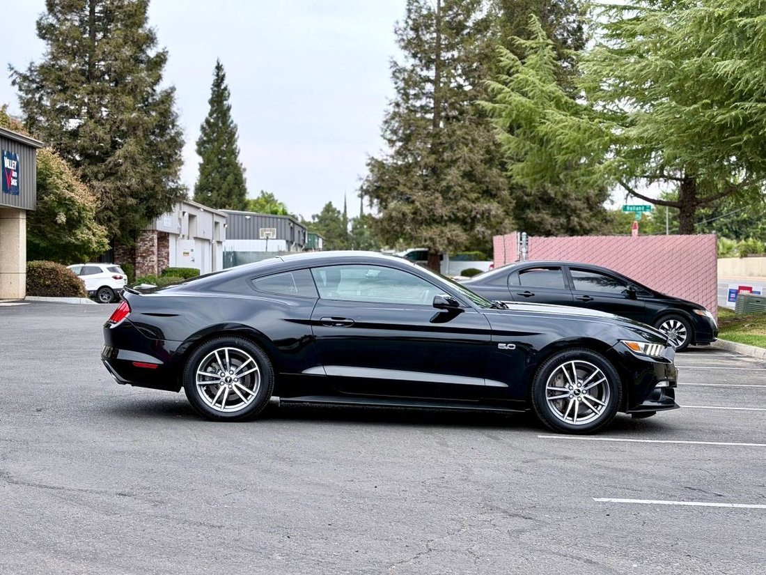 Coupe in Fresno, CA, United States 2 - 18745625