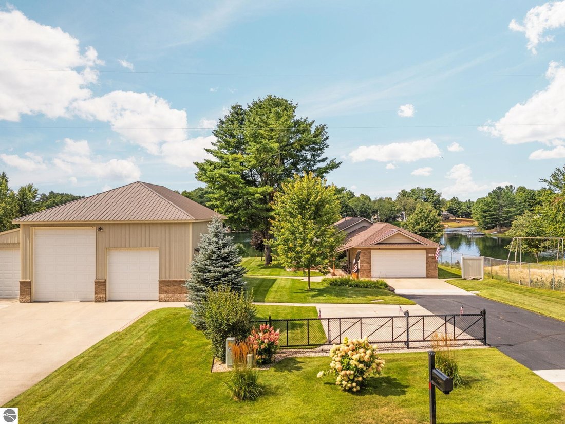 House in Buckley, Michigan, United States 3 - 18746308