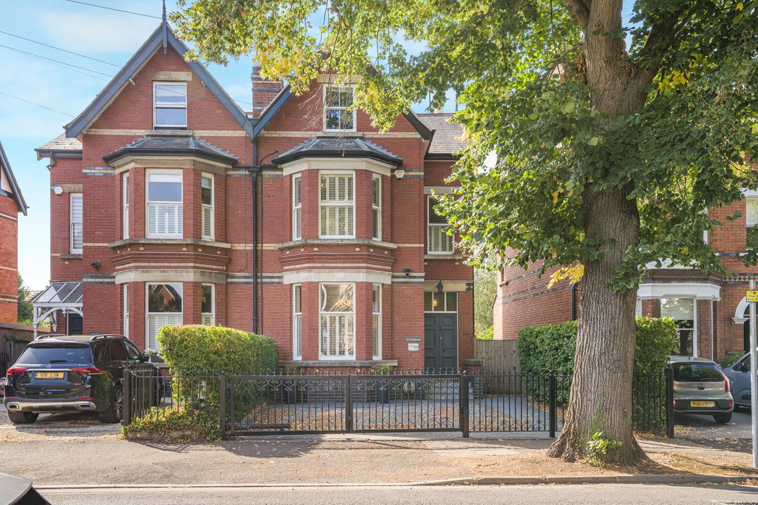 House in Pittville, Cheltenham, England 1 - 18740953