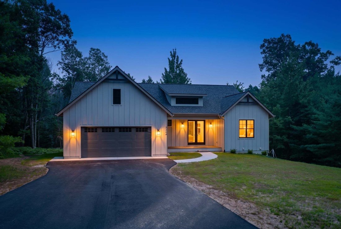 House in Traverse City, Michigan, United States 1 - 18740440