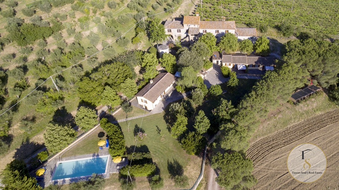 Country House in Center, Arezzo, Tuscany 1 - 18745305