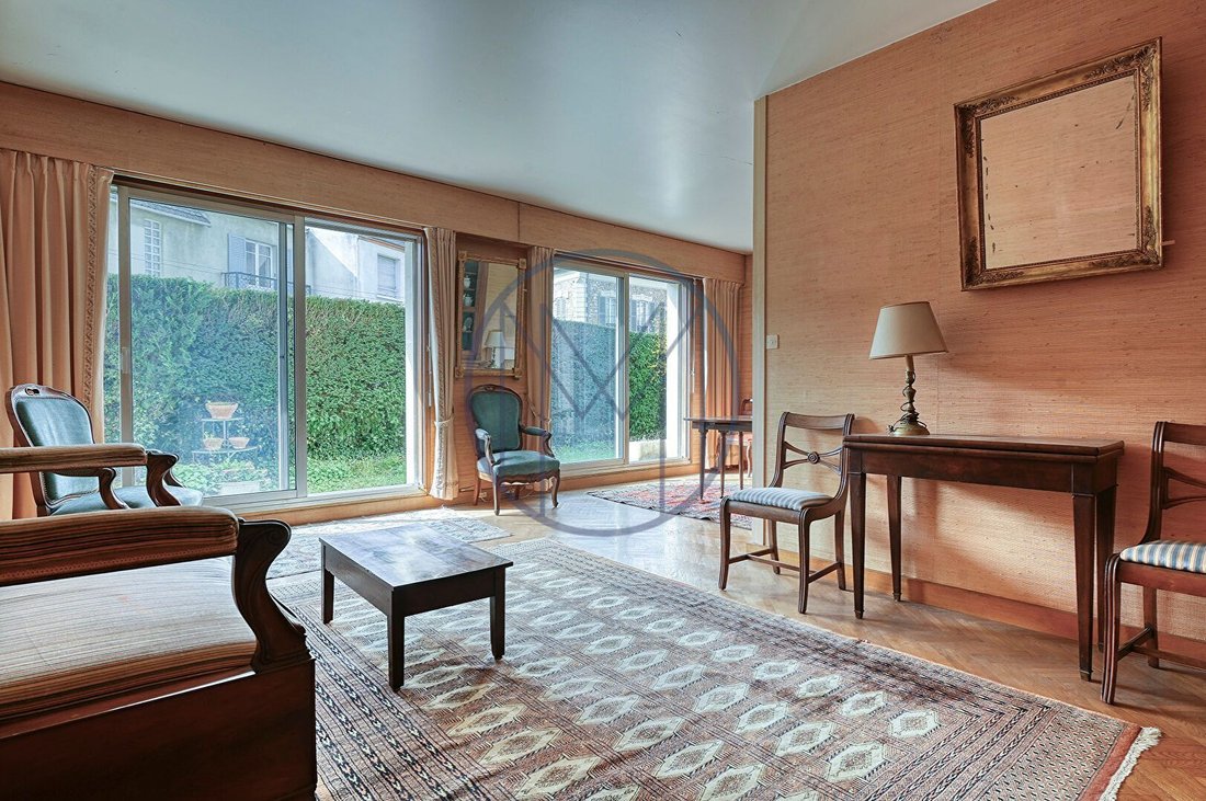 Apartment in Domaine National du Château, Versailles, France 2 - 18744734