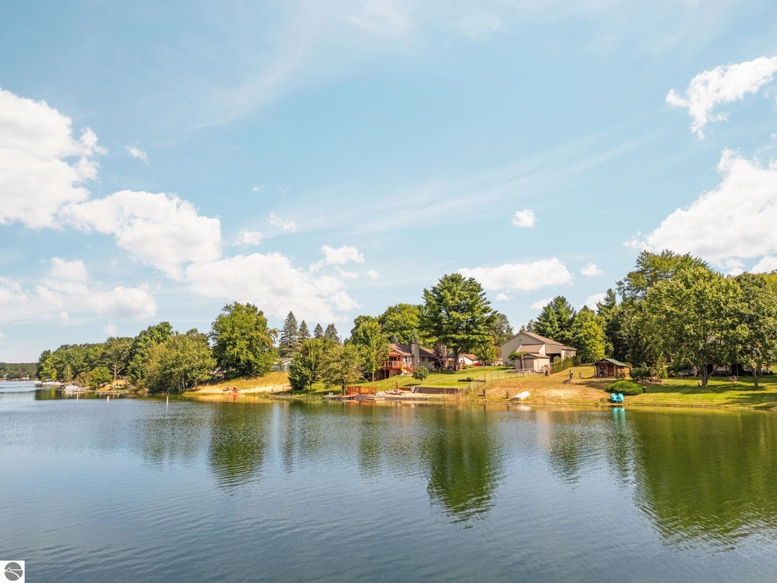 House in Buckley, Michigan, United States 1 - 18746308