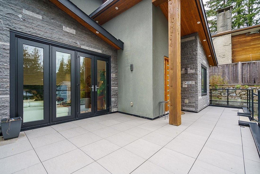 House in North Vancouver, British Columbia, Canada 2 - 18746084