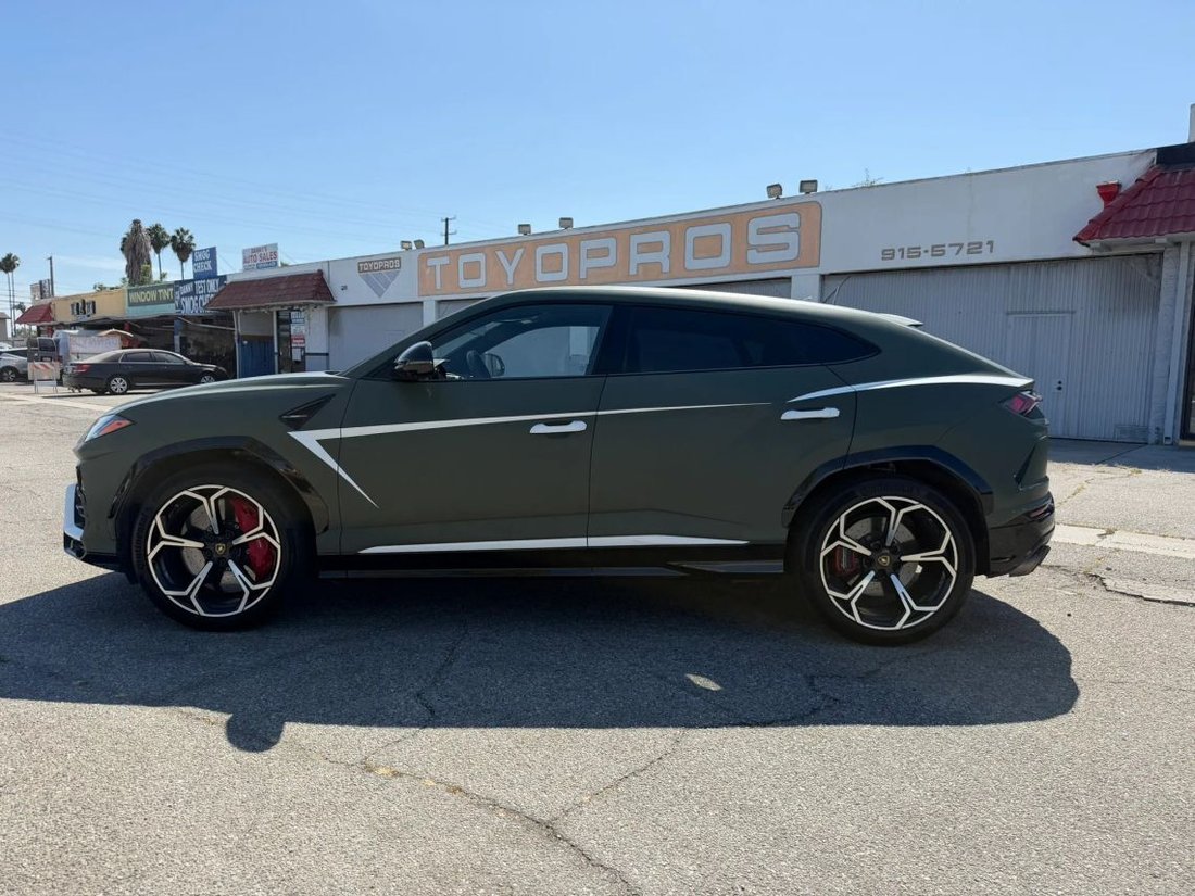 Suv in Azusa, CA, United States 5 - 18745442
