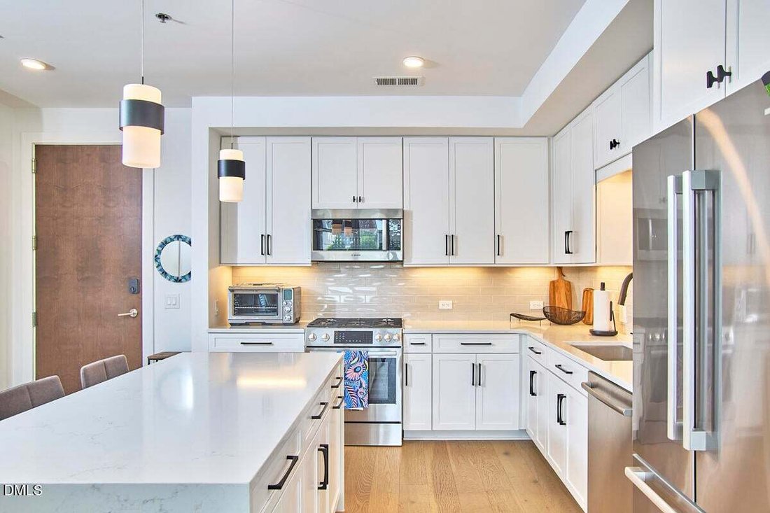Condo in Durham, North Carolina, United States 5 - 18743488