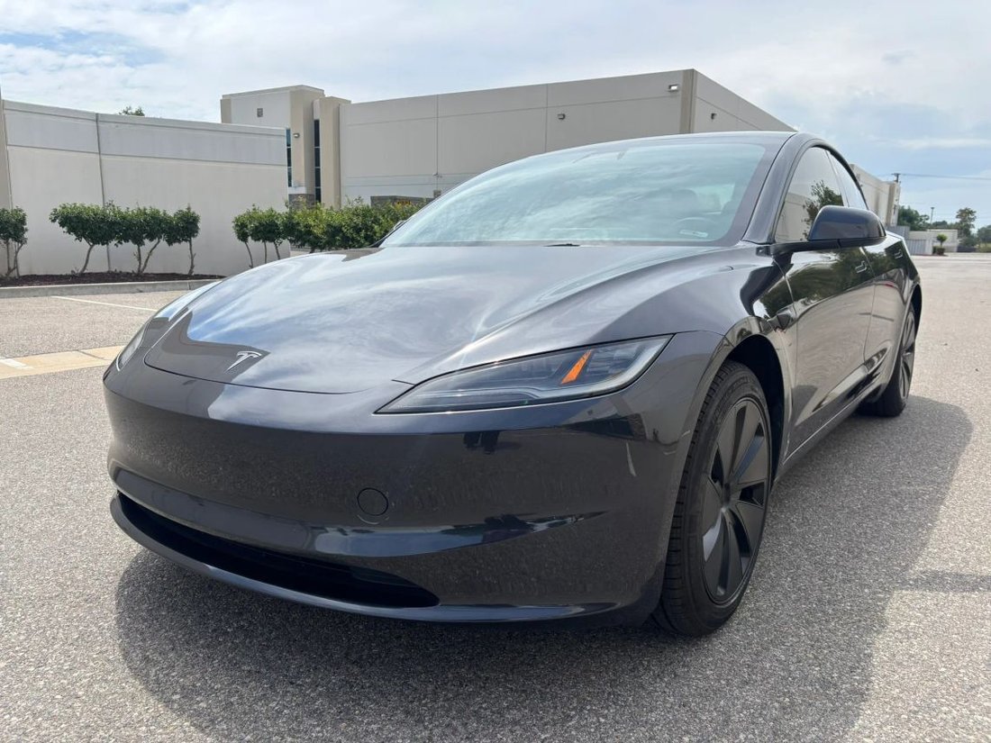 Sedan in Corona, CA, United States 1 - 18745661