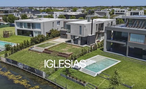 House in Tigre, Buenos Aires Province, Argentina 1