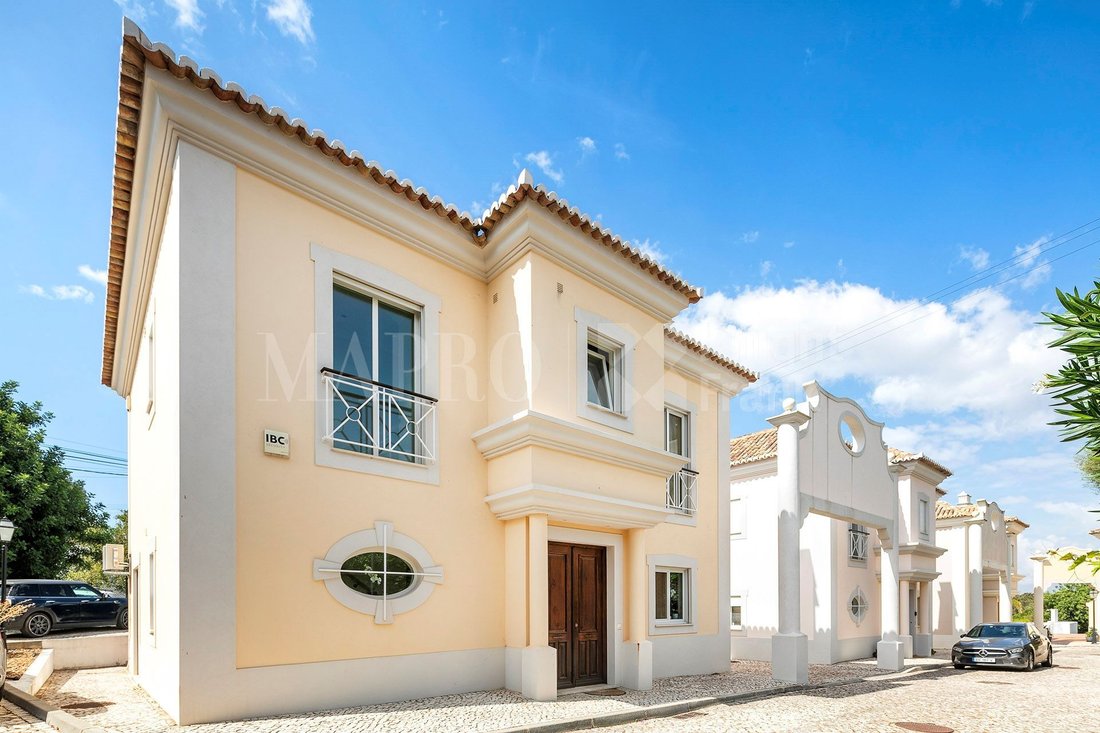 Villa a Almancil, Algarve, Portogallo 1 - 18745173