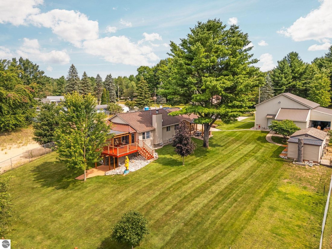 House in Buckley, Michigan, United States 5 - 18746308