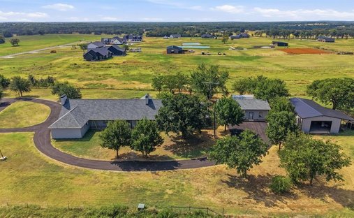 House in Whitesboro, Texas, United States 1