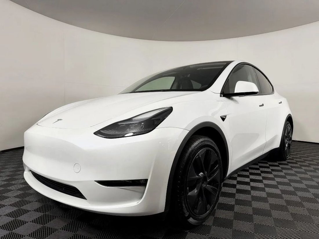 Suv in Lynnwood, WA, United States 2 - 18745528