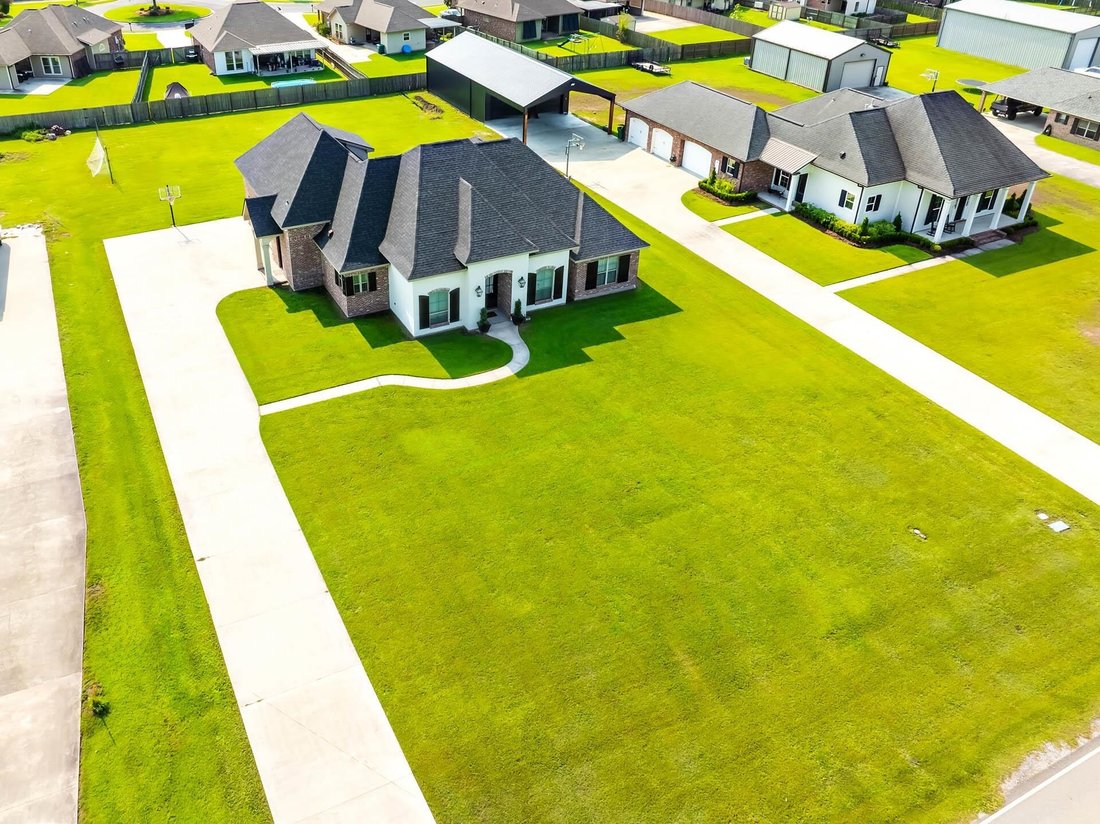 House in Thibodaux, Louisiana, United States 3 - 18743896