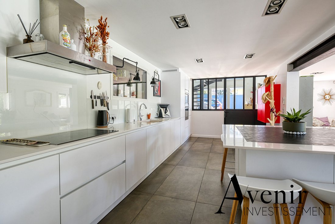 Villa in Limonest, Auvergne-Rhone-Alpen, Frankreich 4 - 18745350