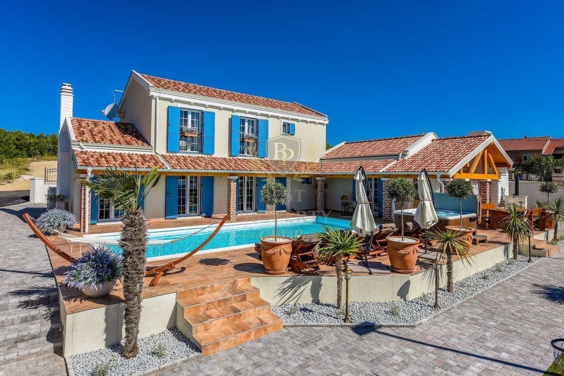 Villa en Municipality of Novigrad, Zadar, Croacia 2 - 18744917