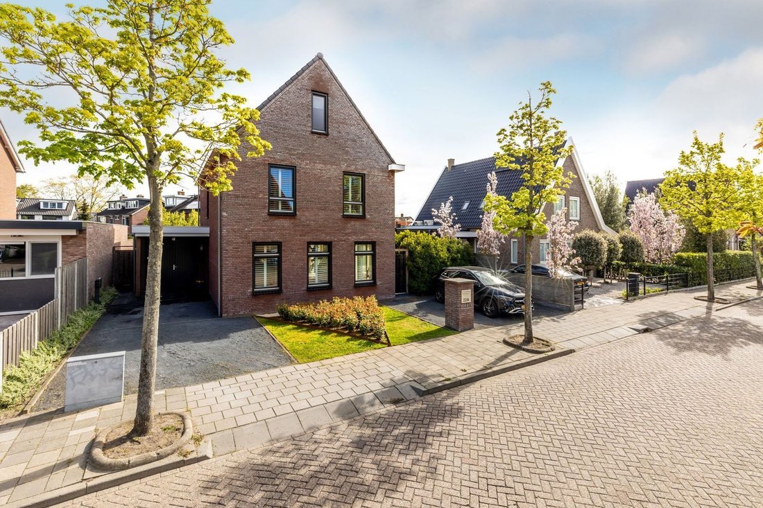 Oostvoorne, South Holland, Netherlands 5 - 18741743