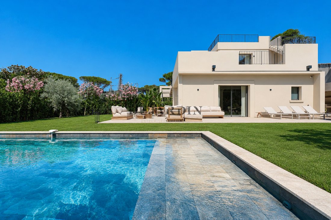 Villa in Zone Ouest Urbaine, Saint-Tropez, France 2 - 18744616