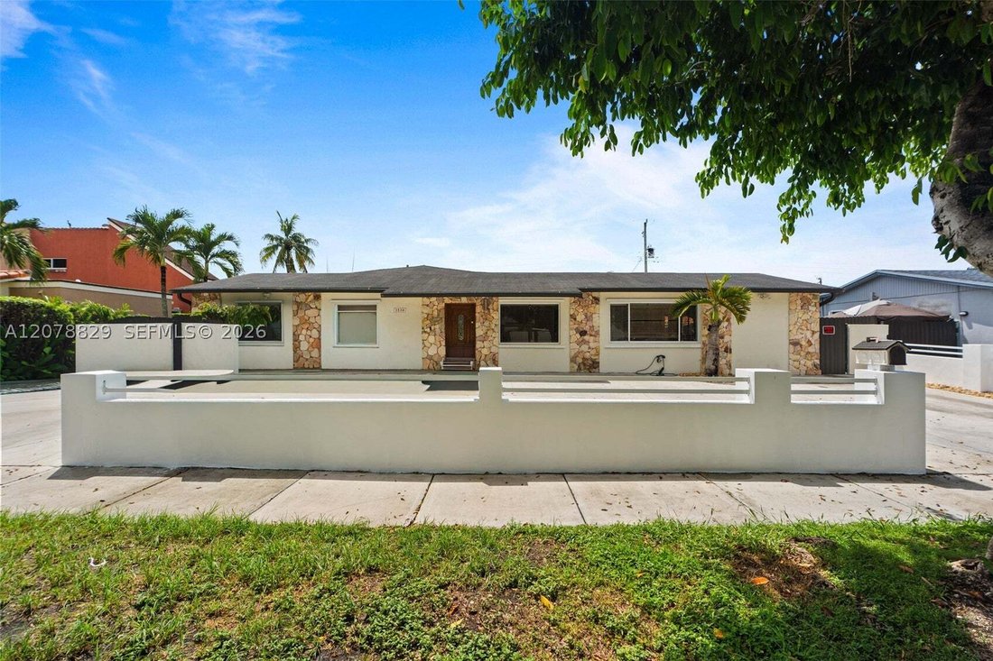 House in Miami, Florida, United States 1 - 18744660