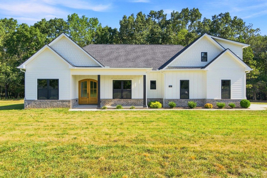House in Tullahoma, Tennessee, United States 2 - 18130469
