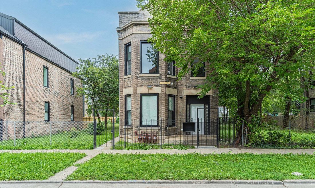 Chicago, Illinois, United States 3 - 18744279