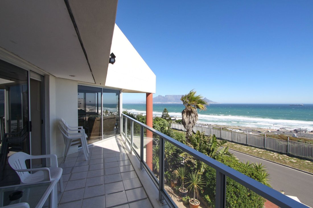 House in Table View, Blaauwberg, Cape Town 5 - 18742691