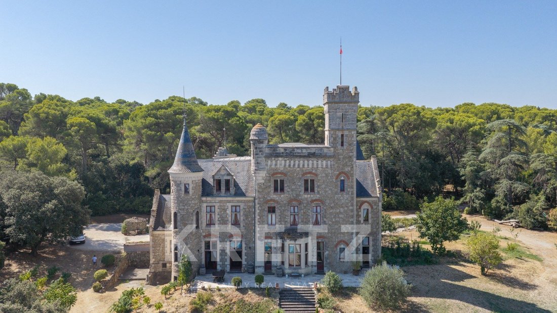 Castillo en Quarante, Occitania, Francia 2 - 18745866