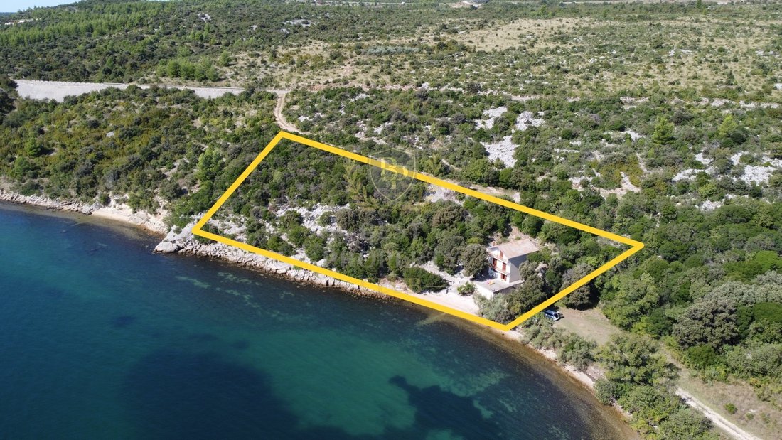 Land in Starigrad, Zadar County, Croatia 1 - 18745039