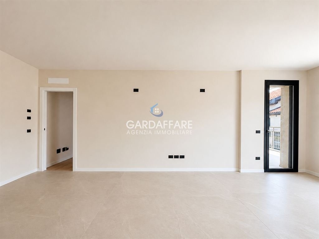 Penthouse in Desenzano Centro, Desenzano del Garda, Lombardy 2 - 17334227