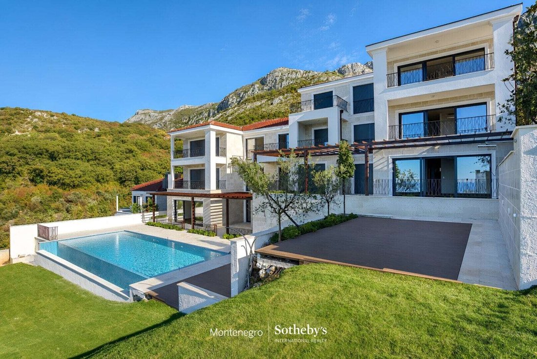 Apartment in Tudorovići, Montenegro 2 - 18741608