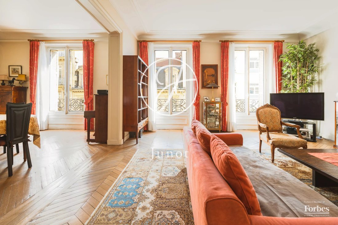 Appartamento a Mairie, Paris 8e Arrondissement, Parigi 3 - 18741768
