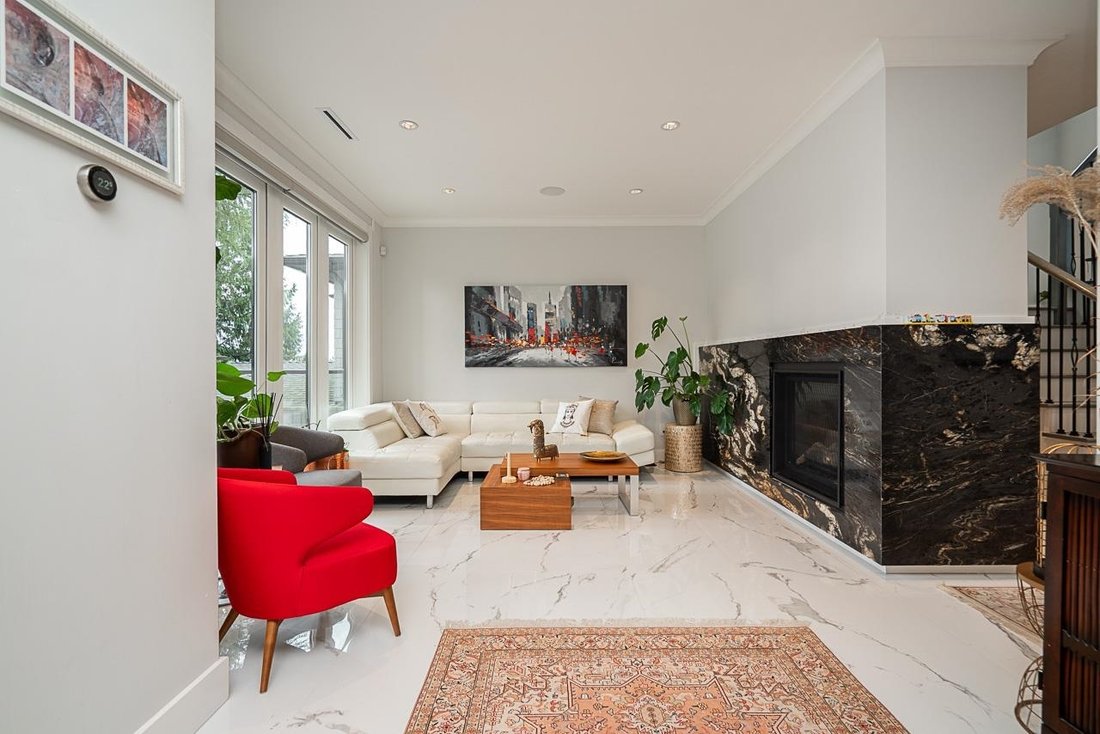 House in North Vancouver, British Columbia, Canada 4 - 18746084