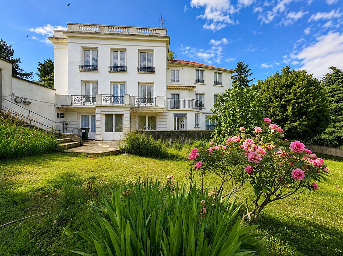 Villa in Centre et Nord Ouest, Saint-Didier-au-Mont-d'Or, Frankreich 1 - 18745347