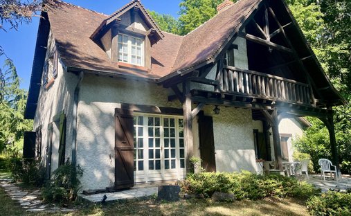 House in Activités, Orleans, France 1