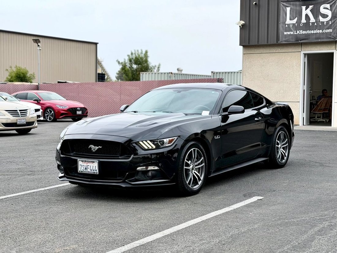 Coupe in Fresno, CA, United States 3 - 18745625