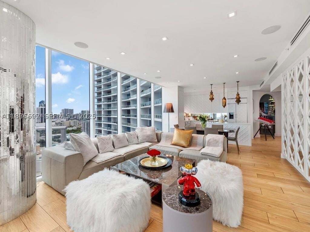 Appartement à Miami, Floride, États-Unis 1 - 16635450