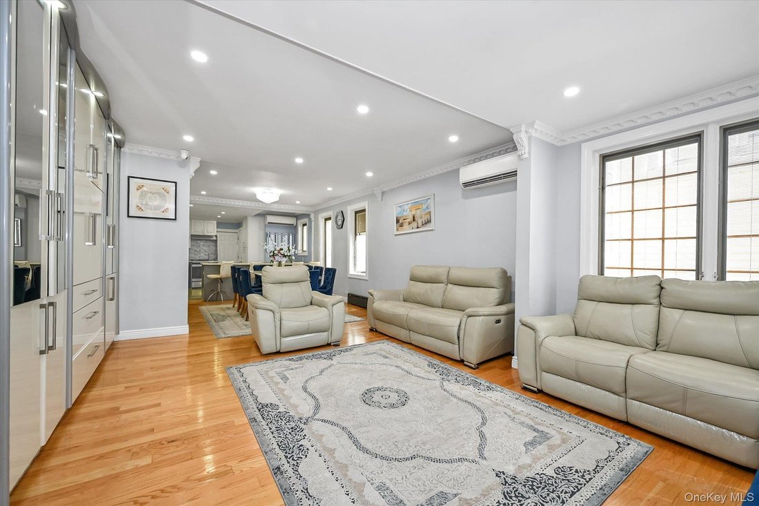 House in New York, New York, United States 3 - 18740961