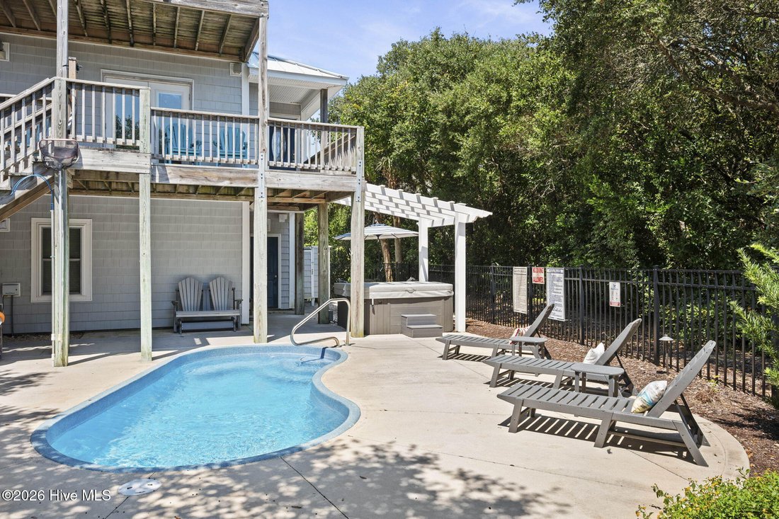 House in Emerald Isle, North Carolina, United States 5 - 18744028