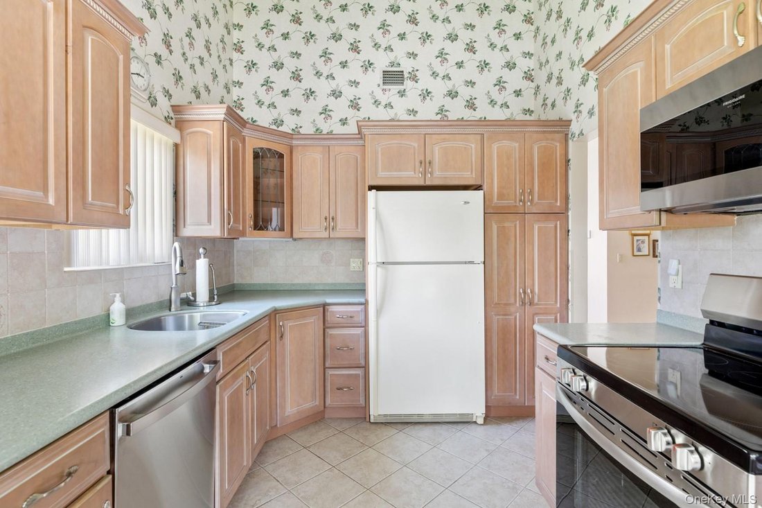 Condo in Smithtown, New York, United States 4 - 18744888