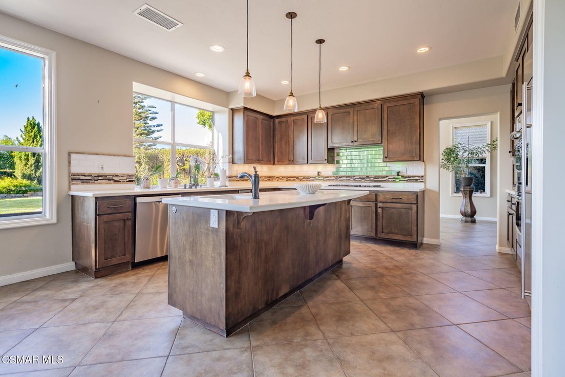 Casa en Simi Valley, California, Estados Unidos 2 - 18730147