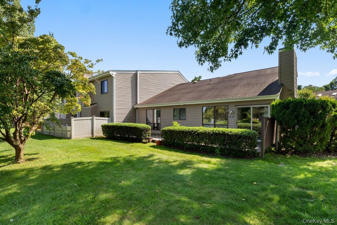Condo in Smithtown, New York, United States 2 - 18744888