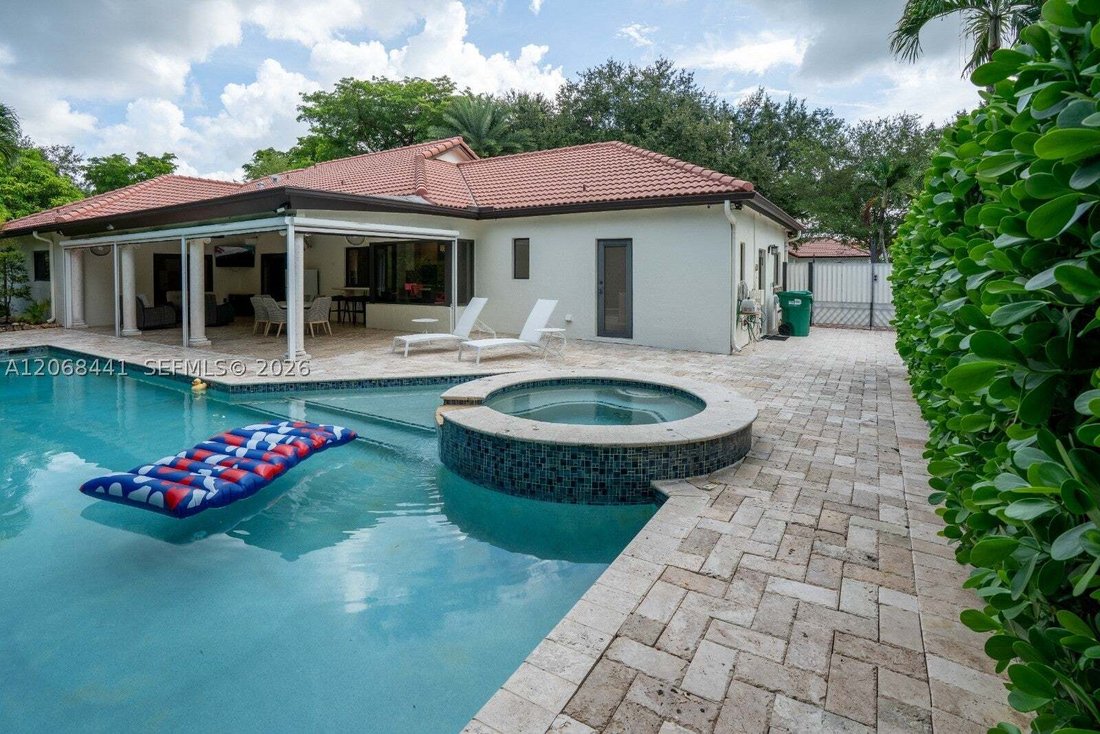 House in Hialeah, Florida, United States 4 - 18719390