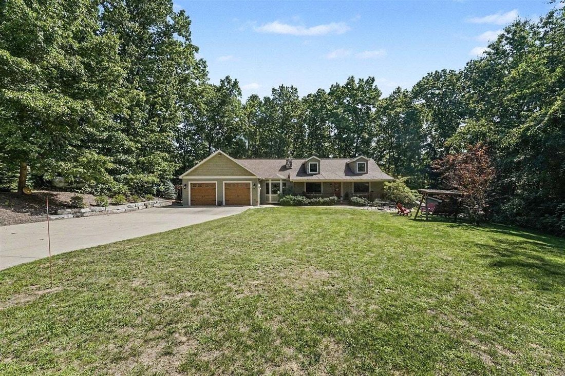 House in Comstock Park, Michigan, United States 4 - 18425236