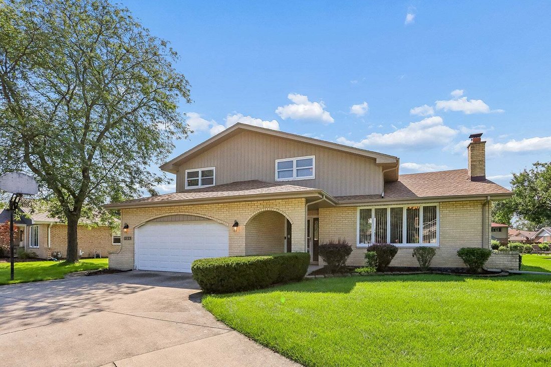 House in Orland Park, Illinois, United States 2 - 18741191