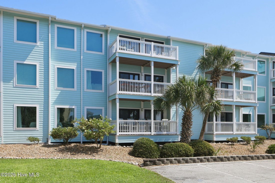 Condo in Emerald Isle, North Carolina, United States 1 - 18744020