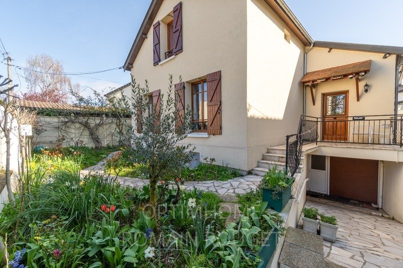 House in Chatou, Ile-de-France, France 1 - 18745105