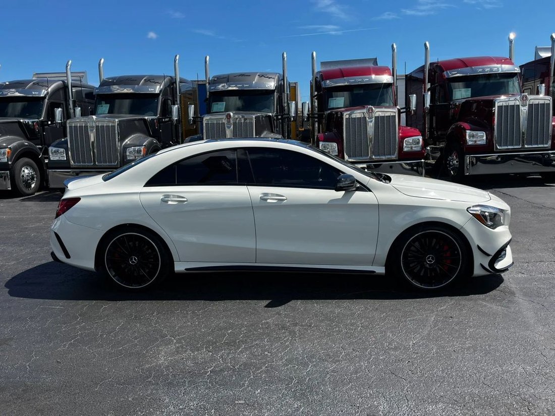 Coupe in Miami, FL, United States 4 - 18745663