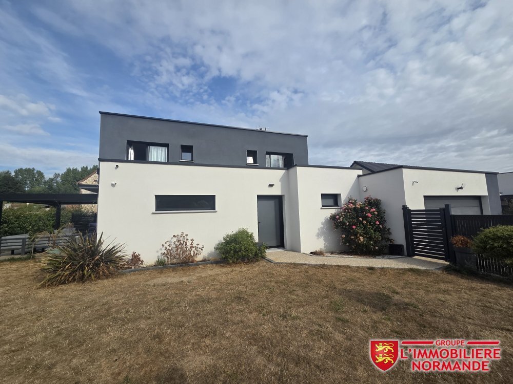 House in Le Vaudreuil, Normandy, France 1 - 18745123