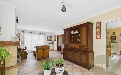 Haus in Le Village, Elancourt, Frankreich 1